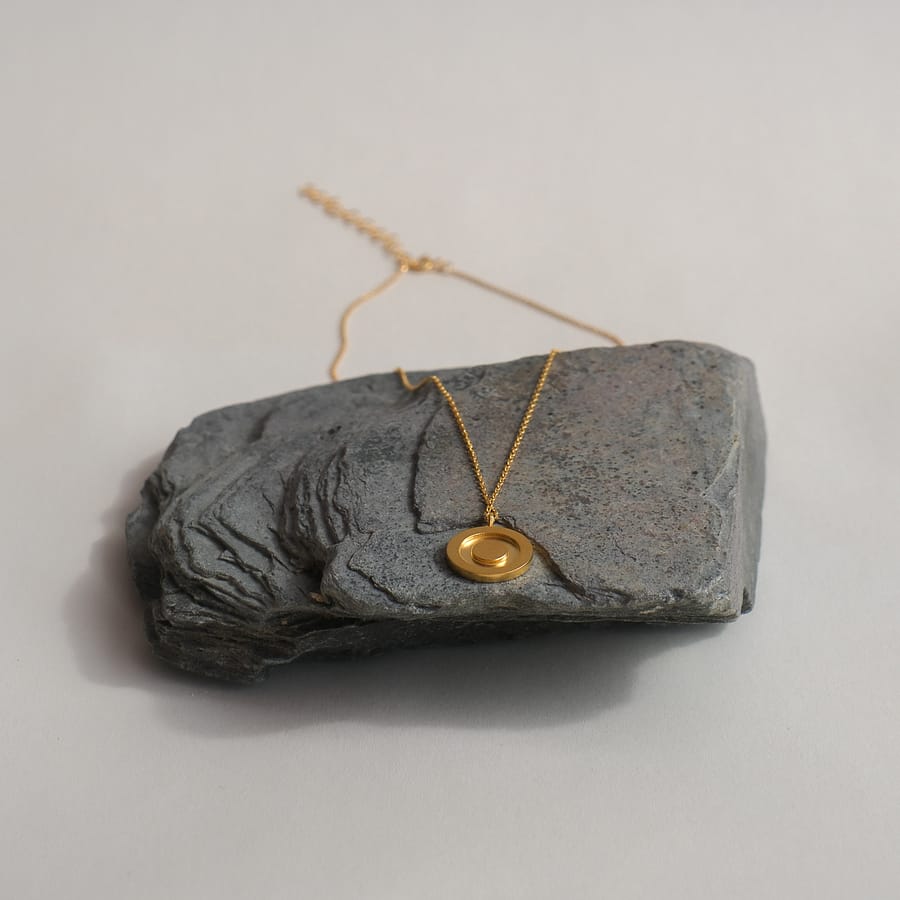 Center Solo Necklace